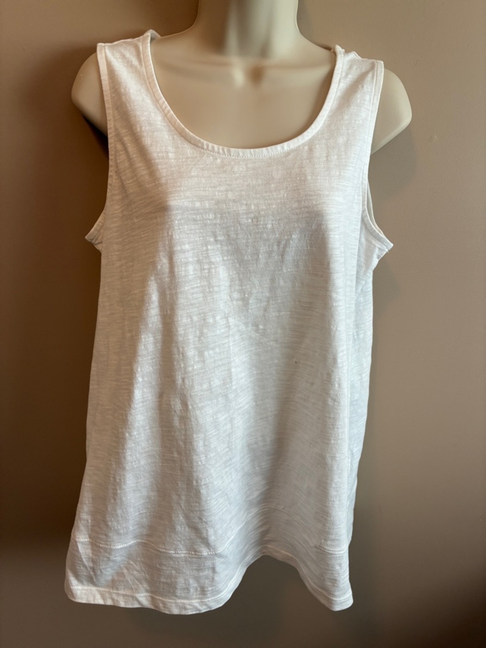 Lands' End White Women's Scoop Neck Tank Top